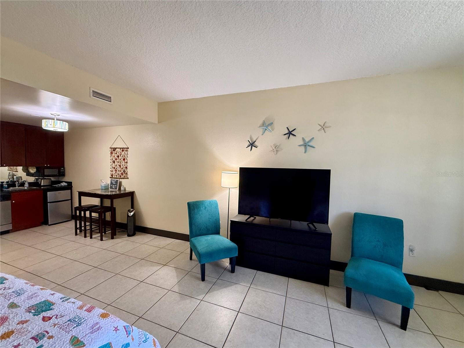 ISLAND RESORT AT MARINERS CLUB - Residential