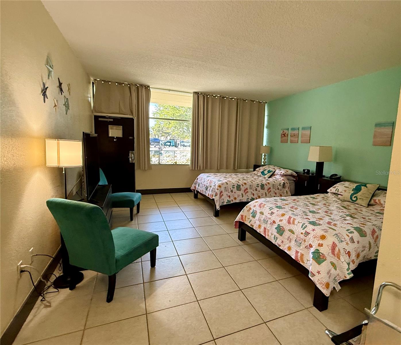 ISLAND RESORT AT MARINERS CLUB - Residential