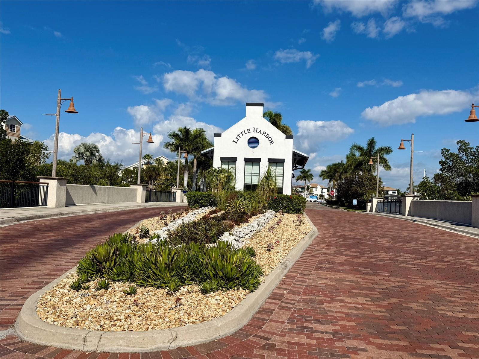 ISLAND RESORT AT MARINERS CLUB - Residential