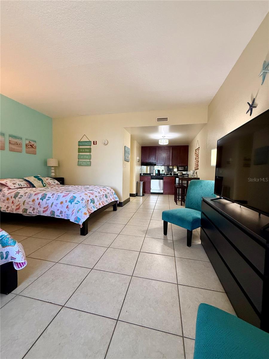 ISLAND RESORT AT MARINERS CLUB - Residential