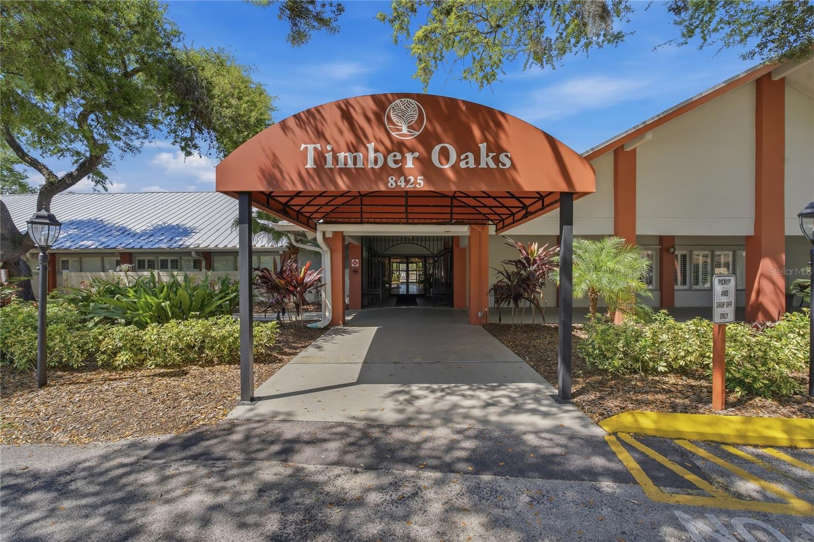 DOLLAR LAKE VILLAGE CONDO 01 - Residential