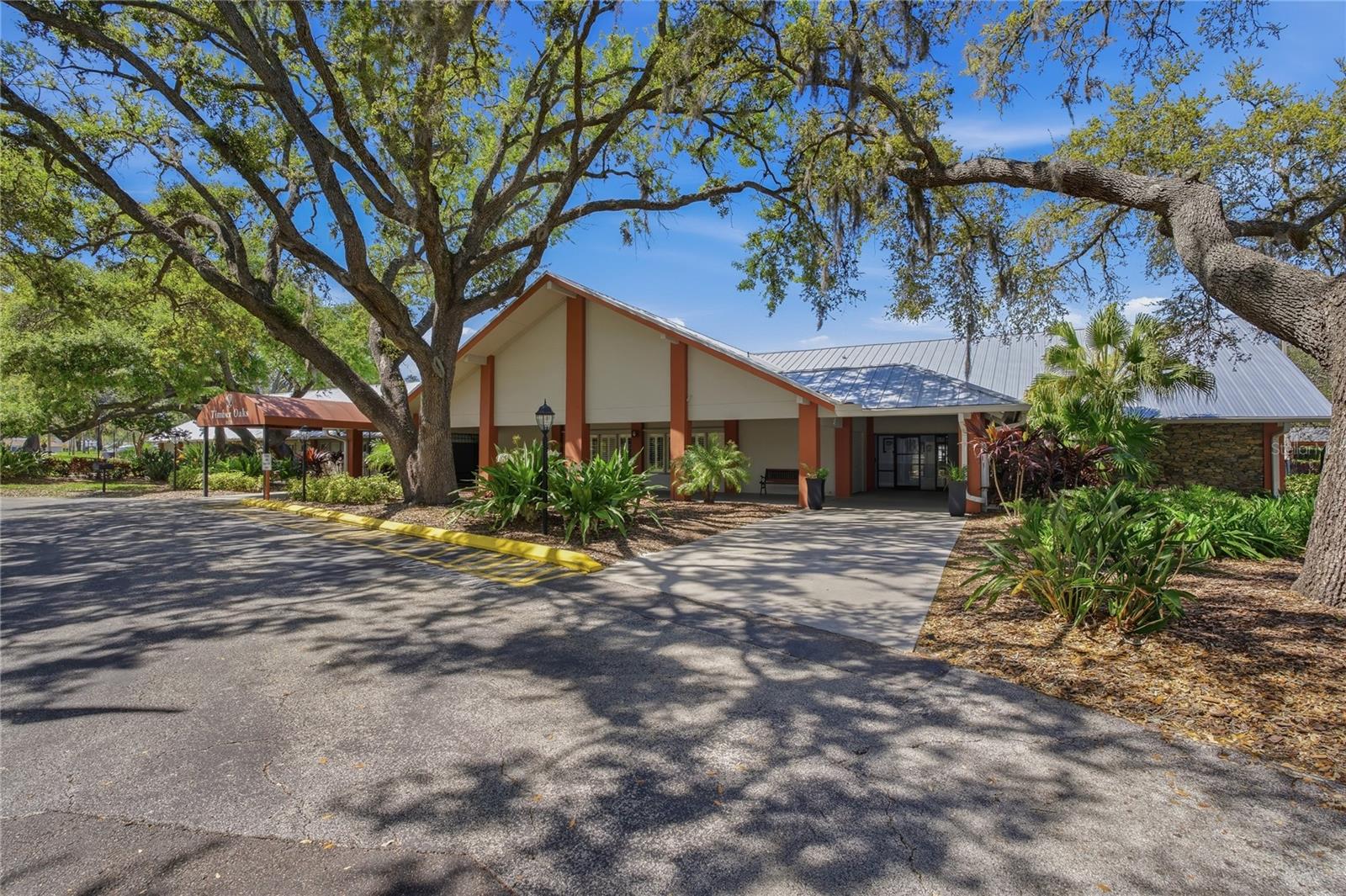 DOLLAR LAKE VILLAGE CONDO 01 - Residential