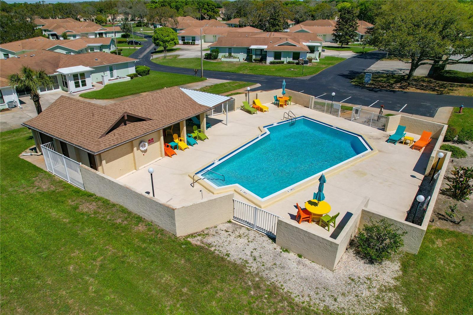 DOLLAR LAKE VILLAGE CONDO 01 - Residential