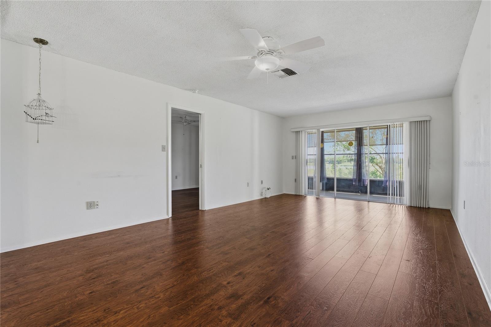 DOLLAR LAKE VILLAGE CONDO 01 - Residential