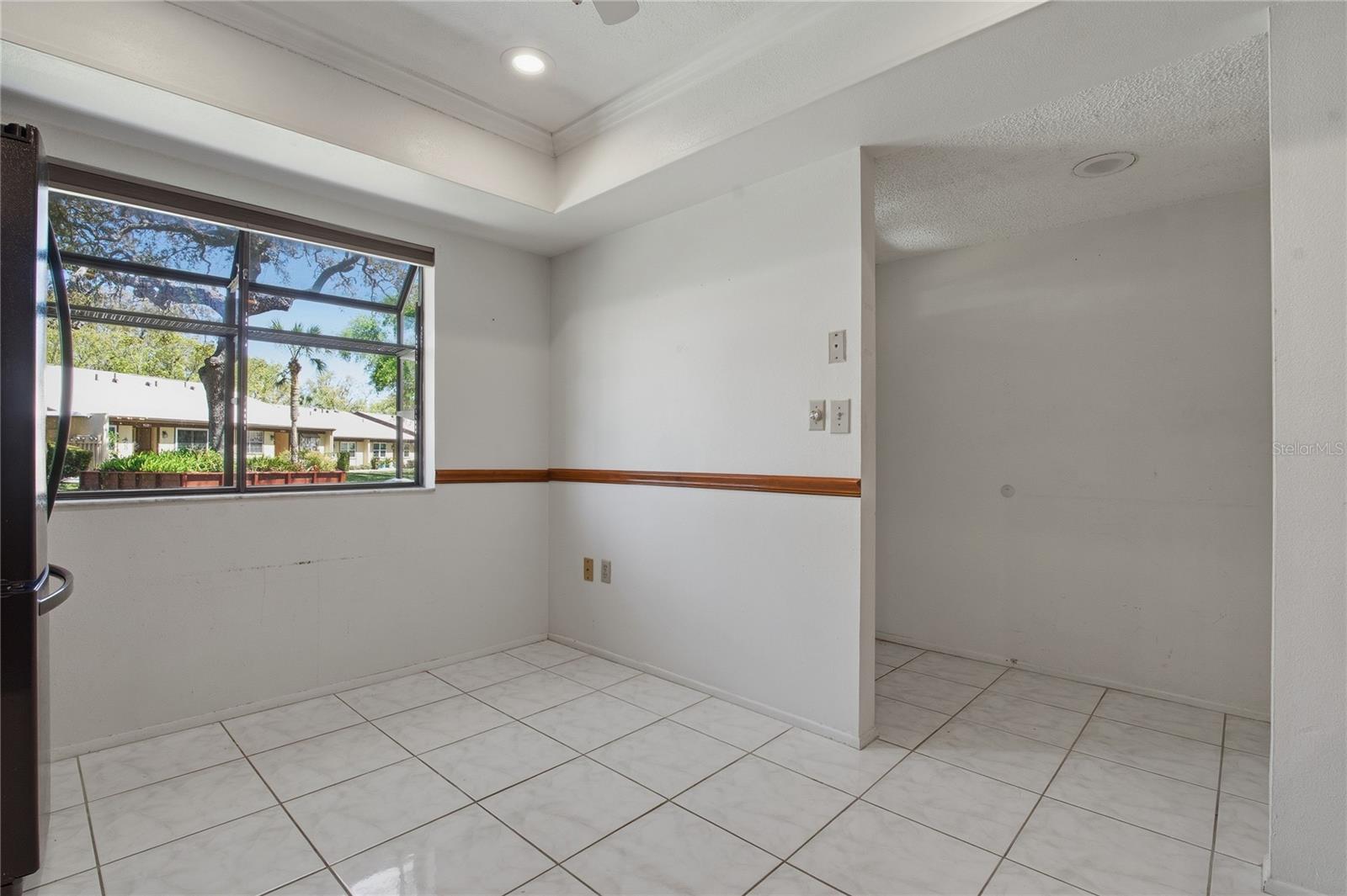 DOLLAR LAKE VILLAGE CONDO 01 - Residential