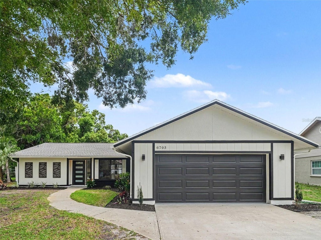 Photo of 6703 Pointe West Blvd, Bradenton, FL 34209 (MLS # TB8542588)