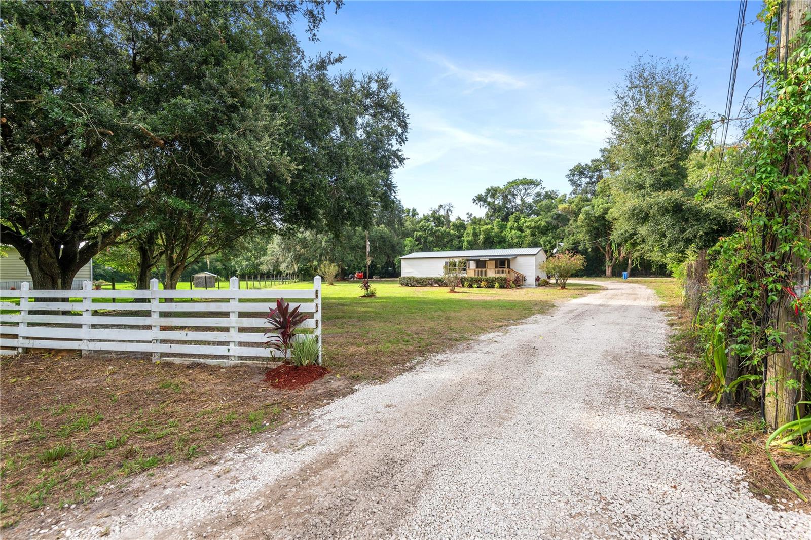 View SPRING HILL, FL 34610 mobile home