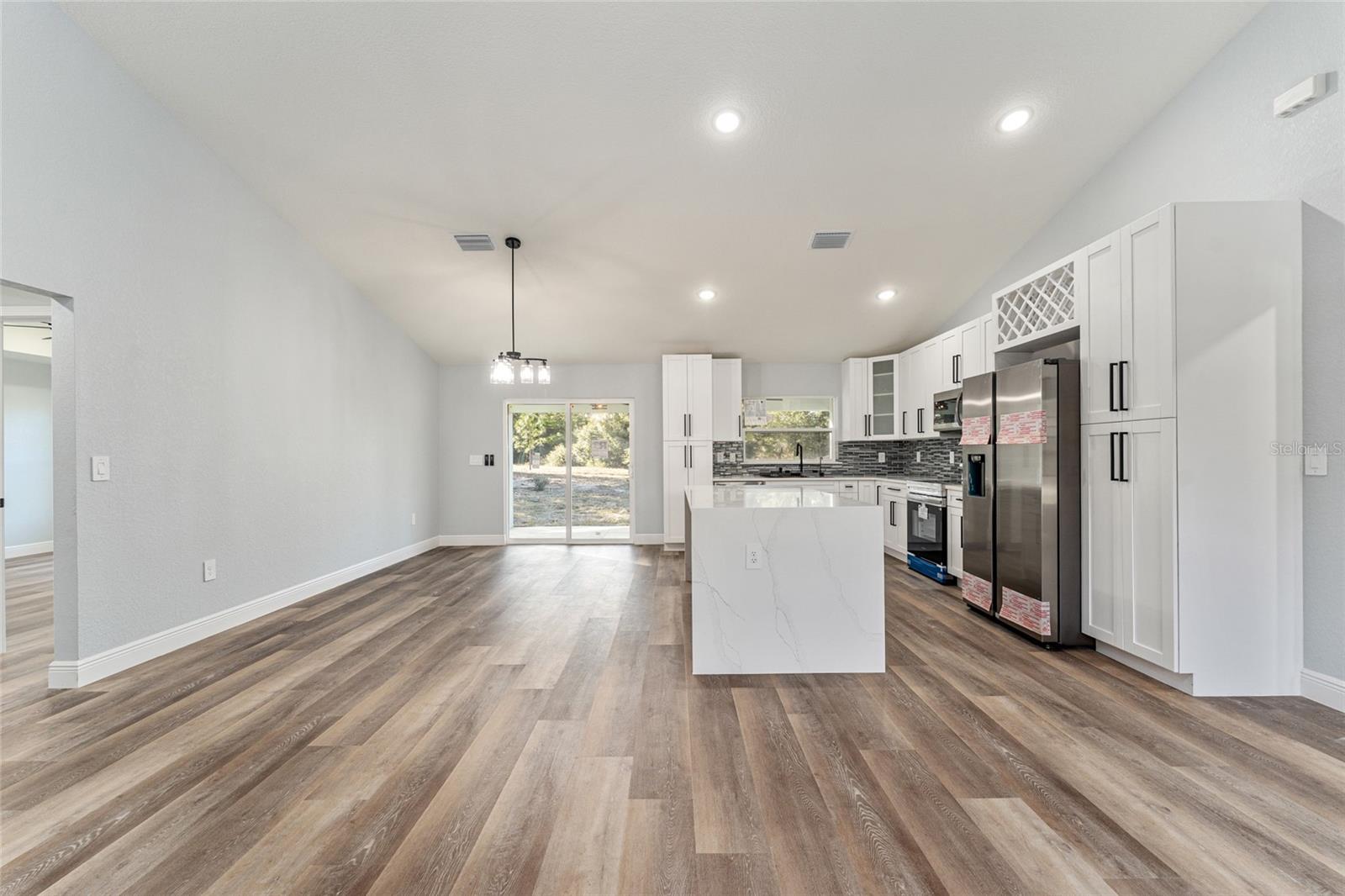 RAINBOW LAKES ESTATE - Residential