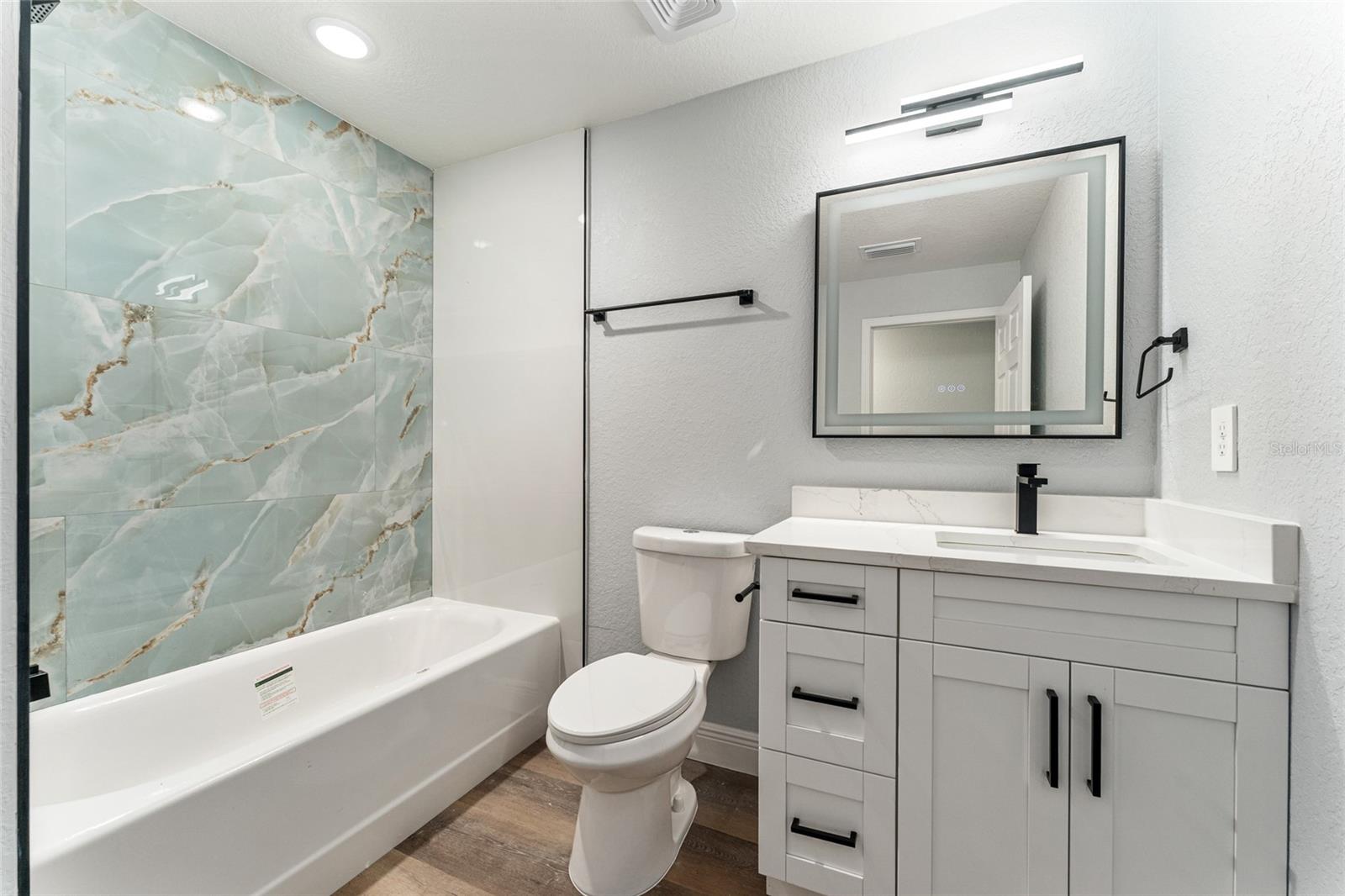 RAINBOW LAKES ESTATE - Residential