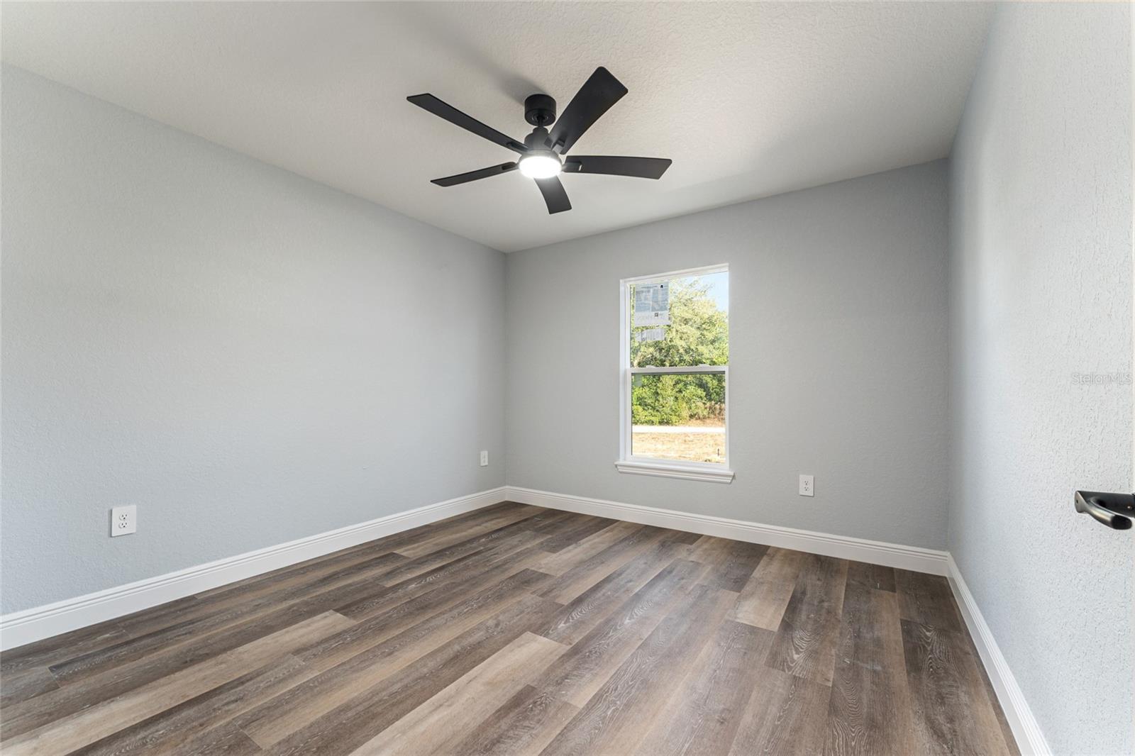 RAINBOW LAKES ESTATE - Residential