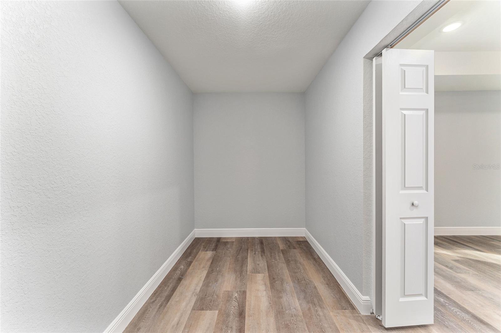 RAINBOW LAKES ESTATE - Residential