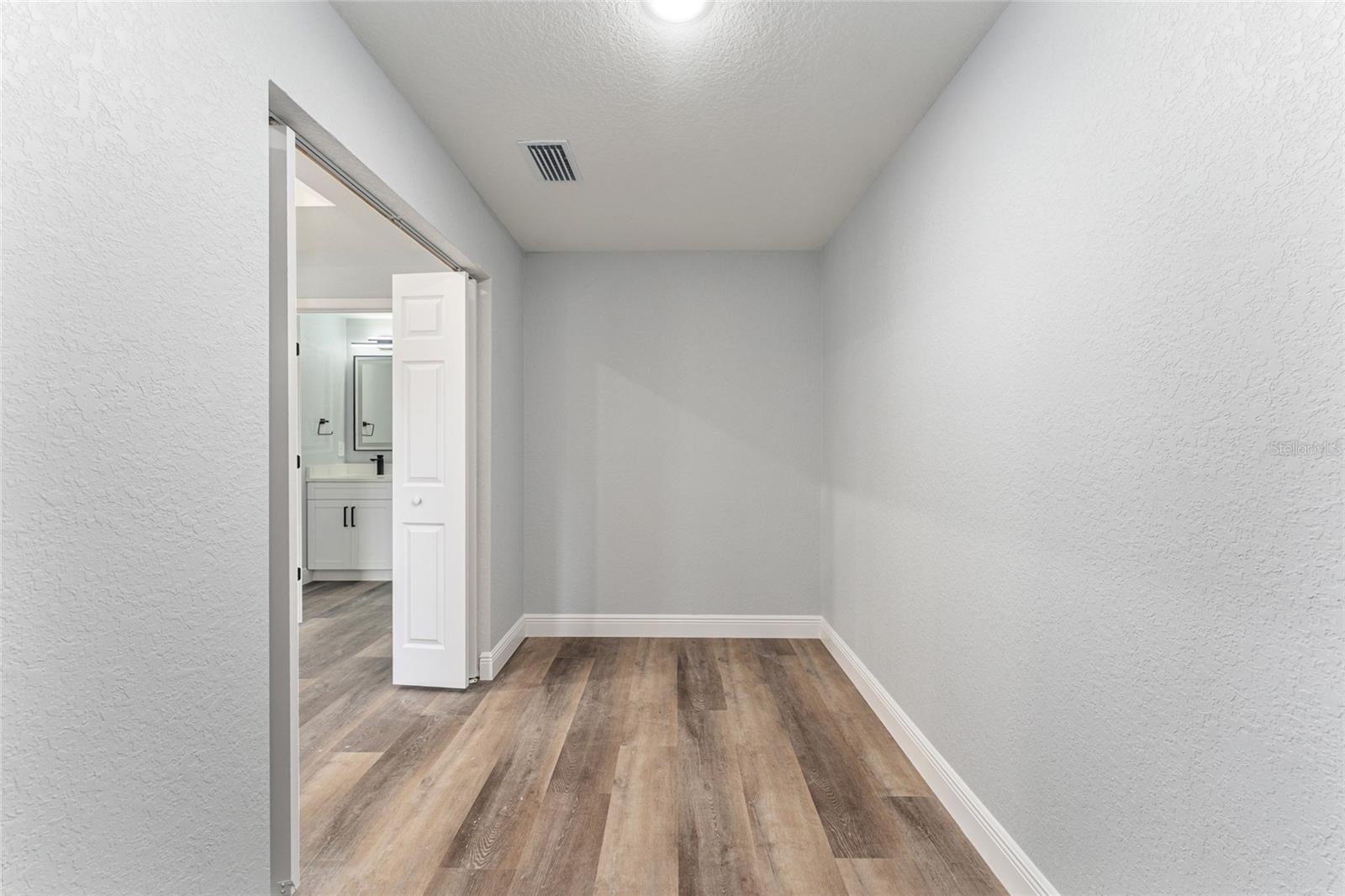 RAINBOW LAKES ESTATE - Residential