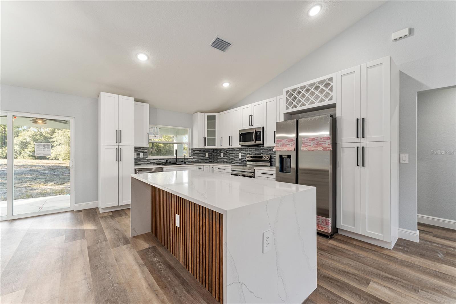 RAINBOW LAKES ESTATE - Residential