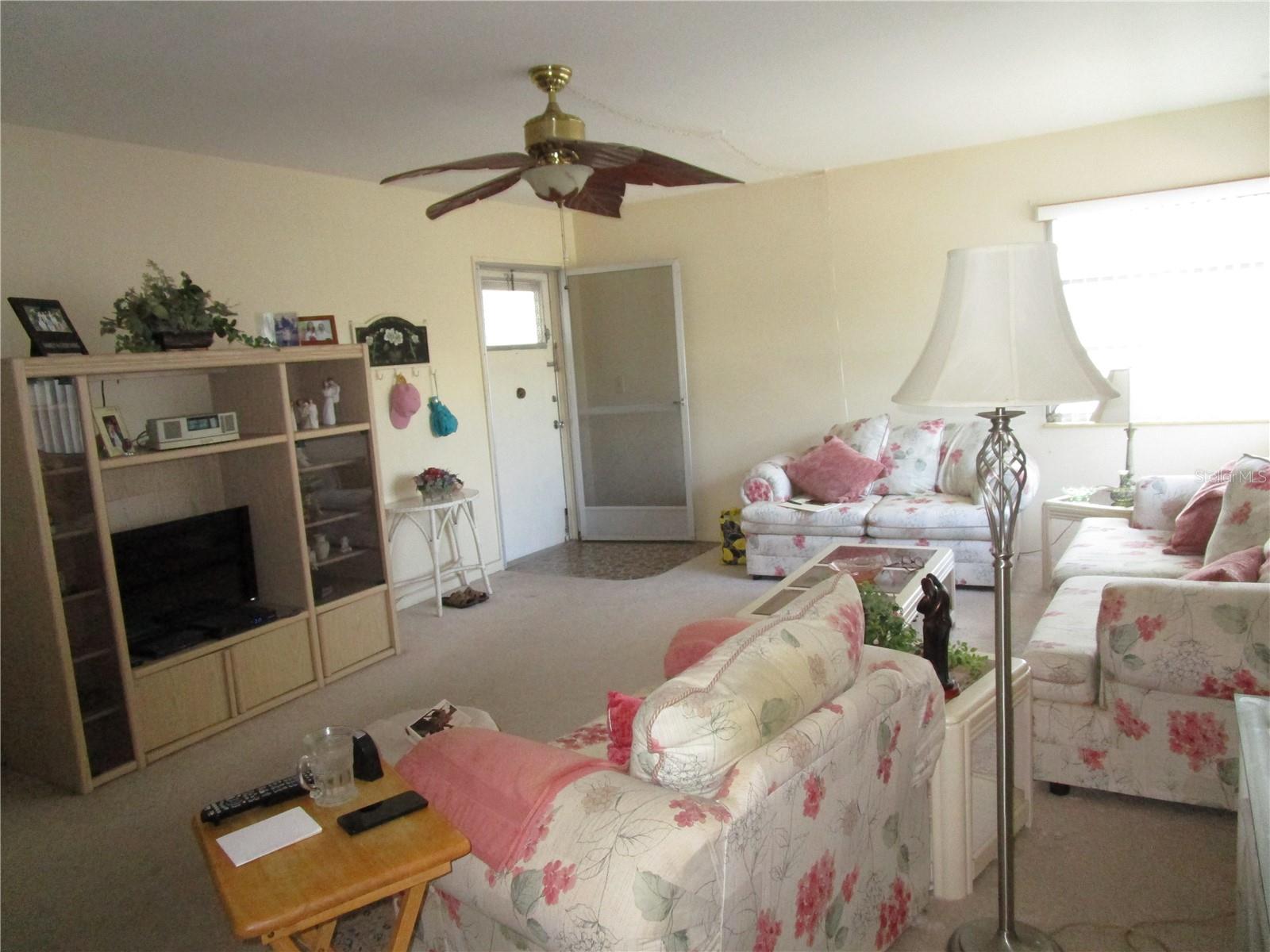 TOWN APTS CONDO - Residential