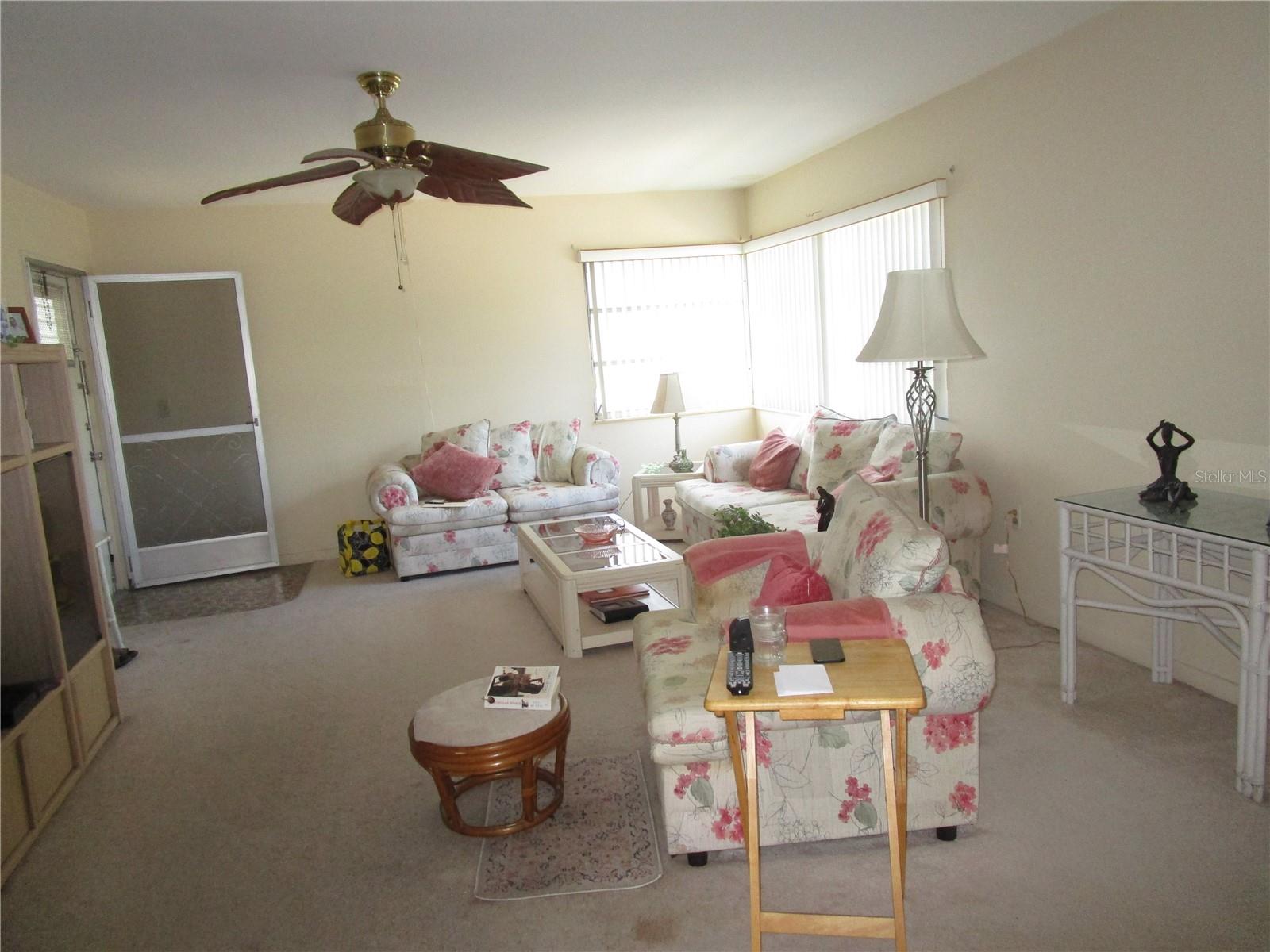 TOWN APTS CONDO - Residential