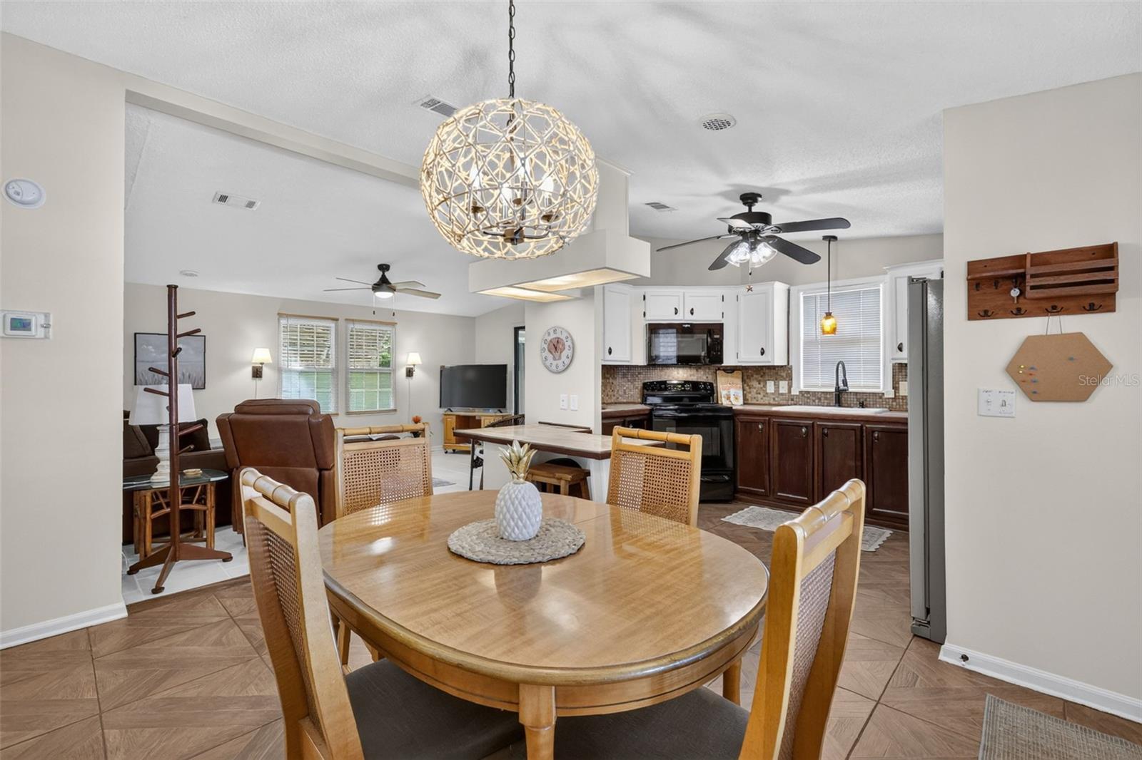 1541 DORAL CIRCLE