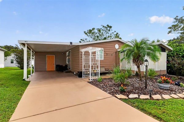 1541 DORAL CIR, LADY LAKE, FL 32159 - Image dbf7f5a358a894b21e1a90cd09de7439/344576620