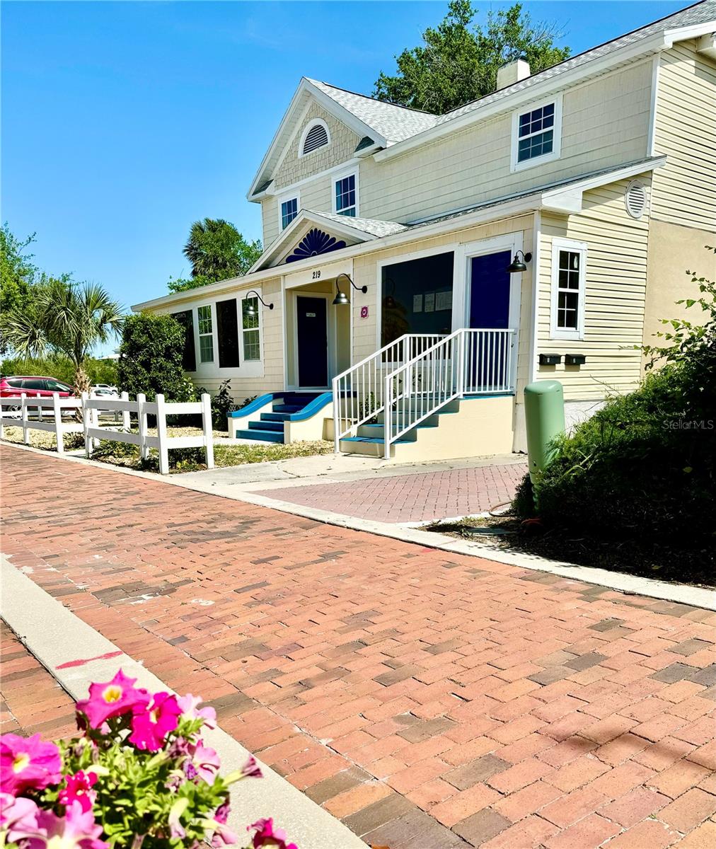 219 MAGNOLIA AVENUE