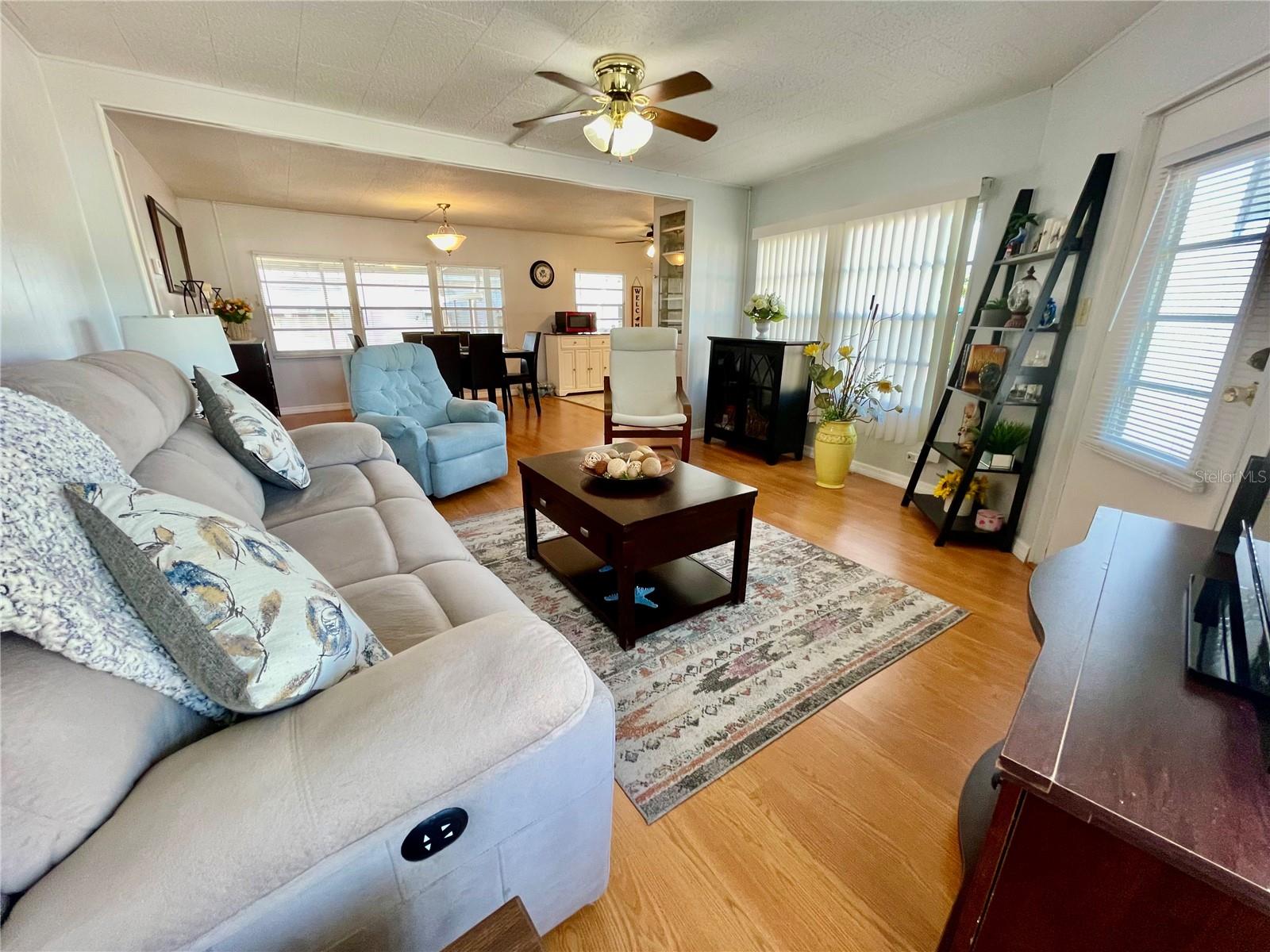 SUNSET PALMS UNREC - Residential