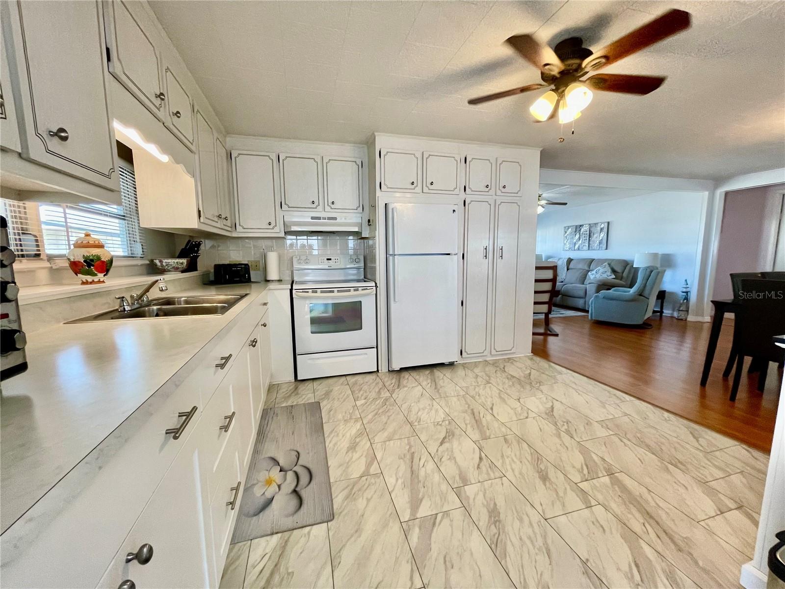 SUNSET PALMS UNREC - Residential