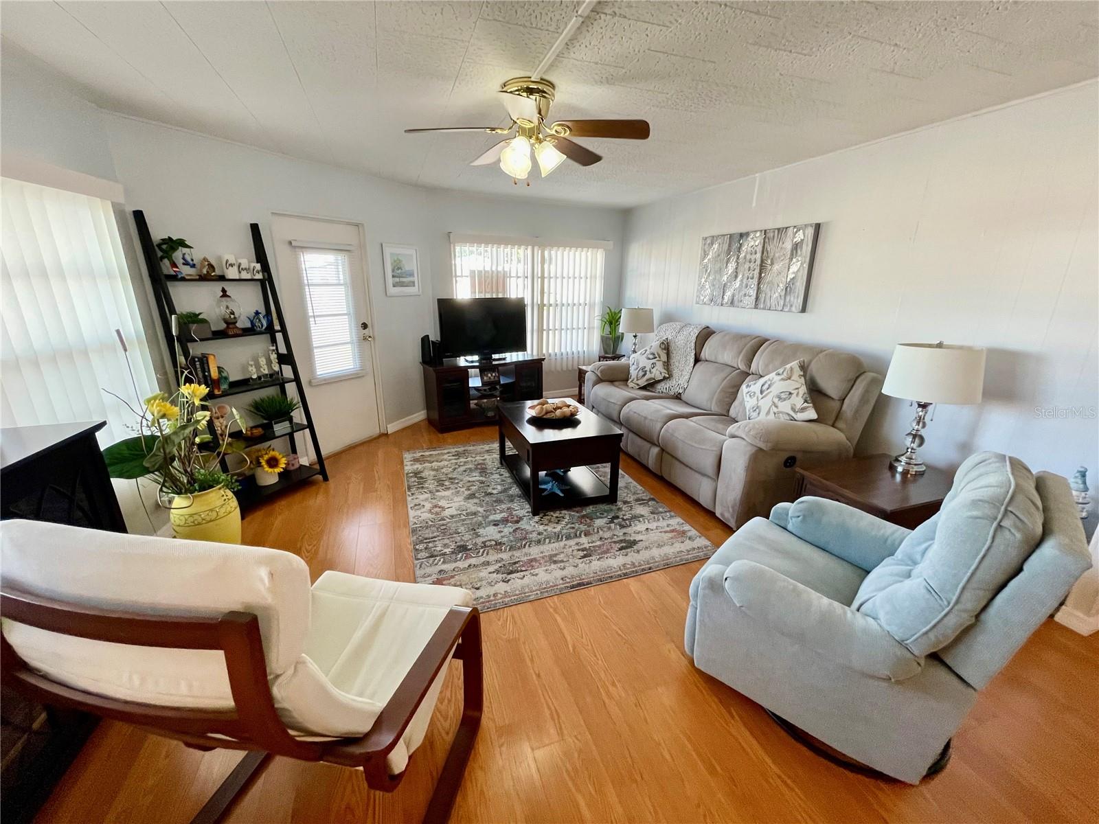 SUNSET PALMS UNREC - Residential