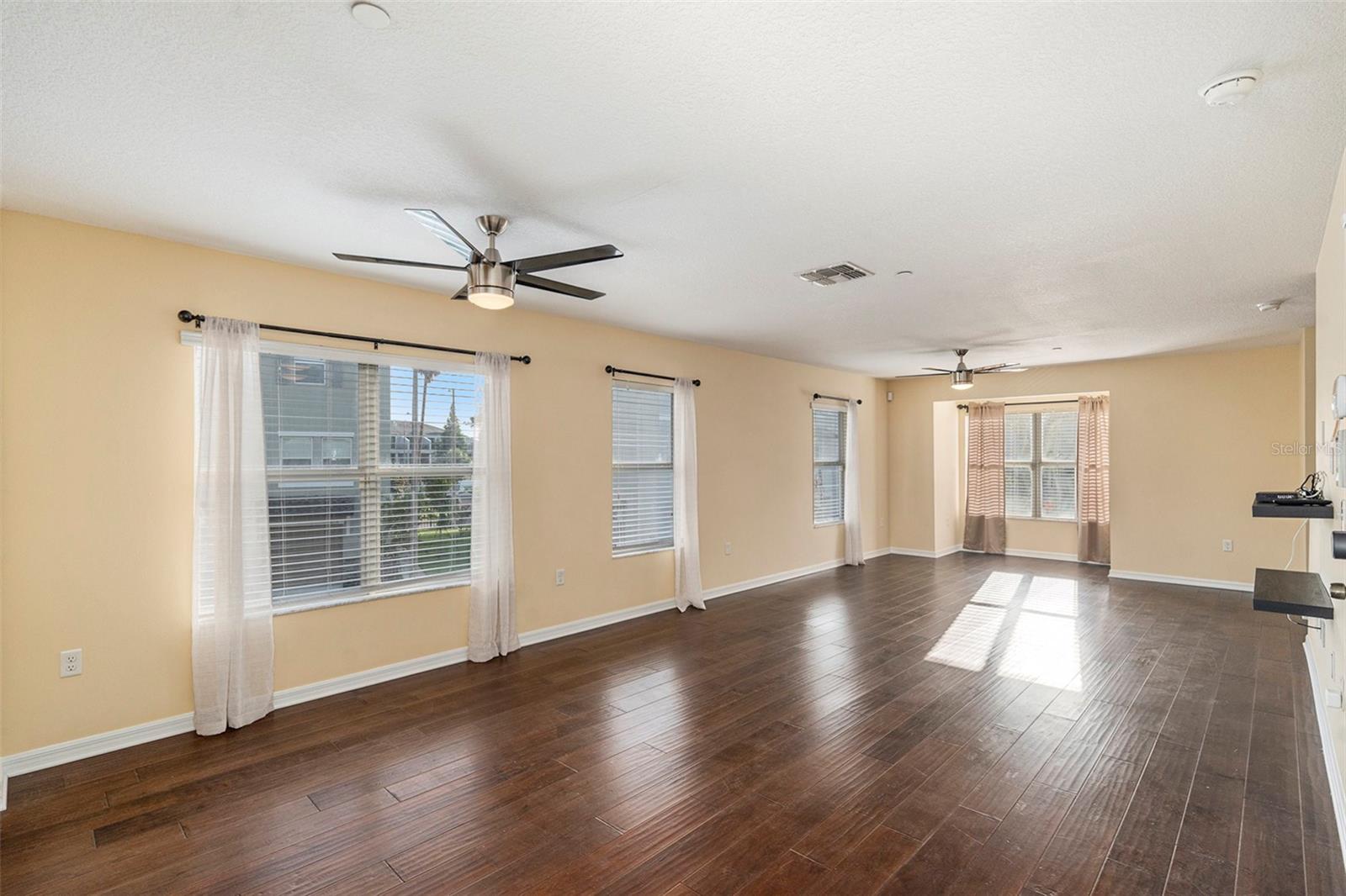 Photo 8 of 30 of 4405 TUSCAN LOON DRIVE townhome