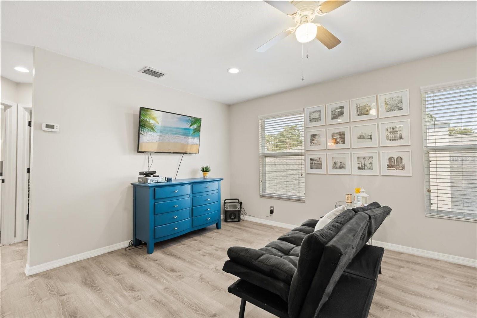 TWIN RIVERS SEC 4 UNIT 1 - Residential