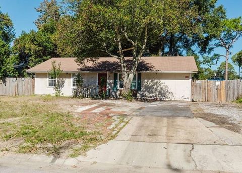 A home in FORT WALTON BEACH