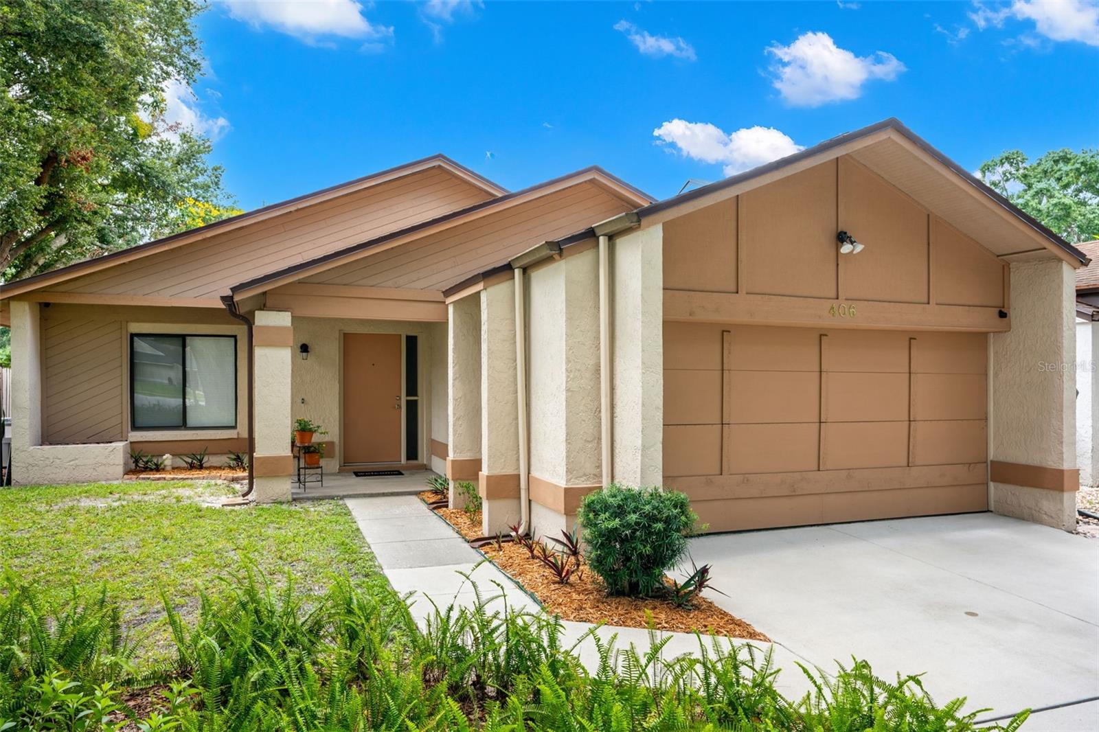 MOSS POINTE - Residential