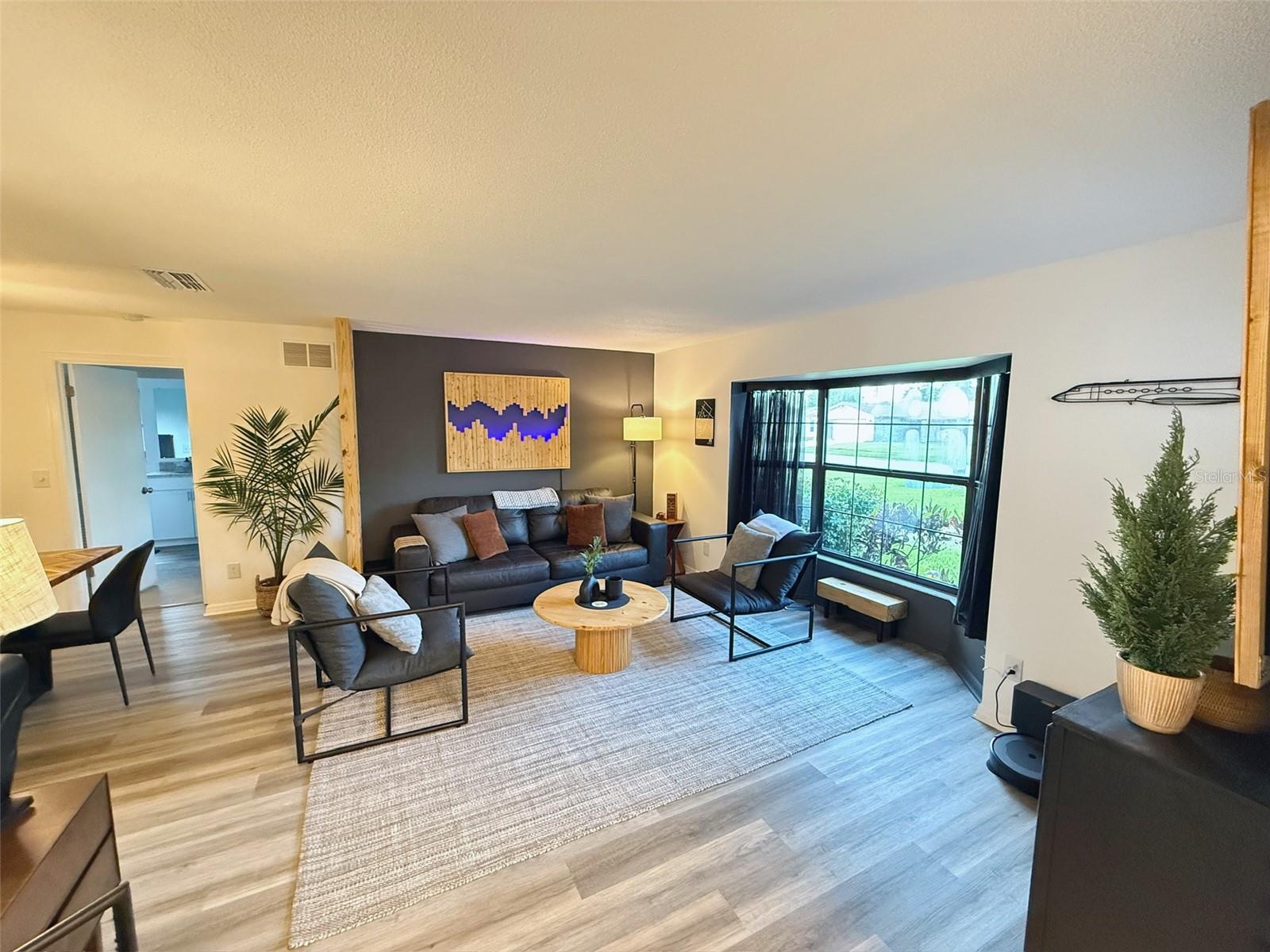 208 WELLINGTON DRIVE