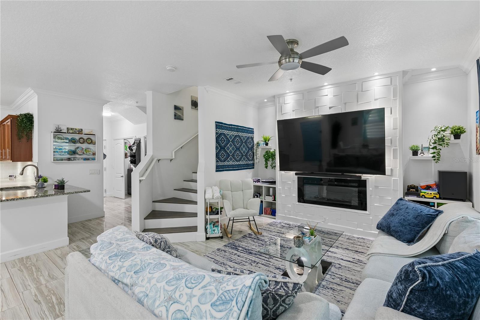 2264 BETSY ROSS LANE 2264