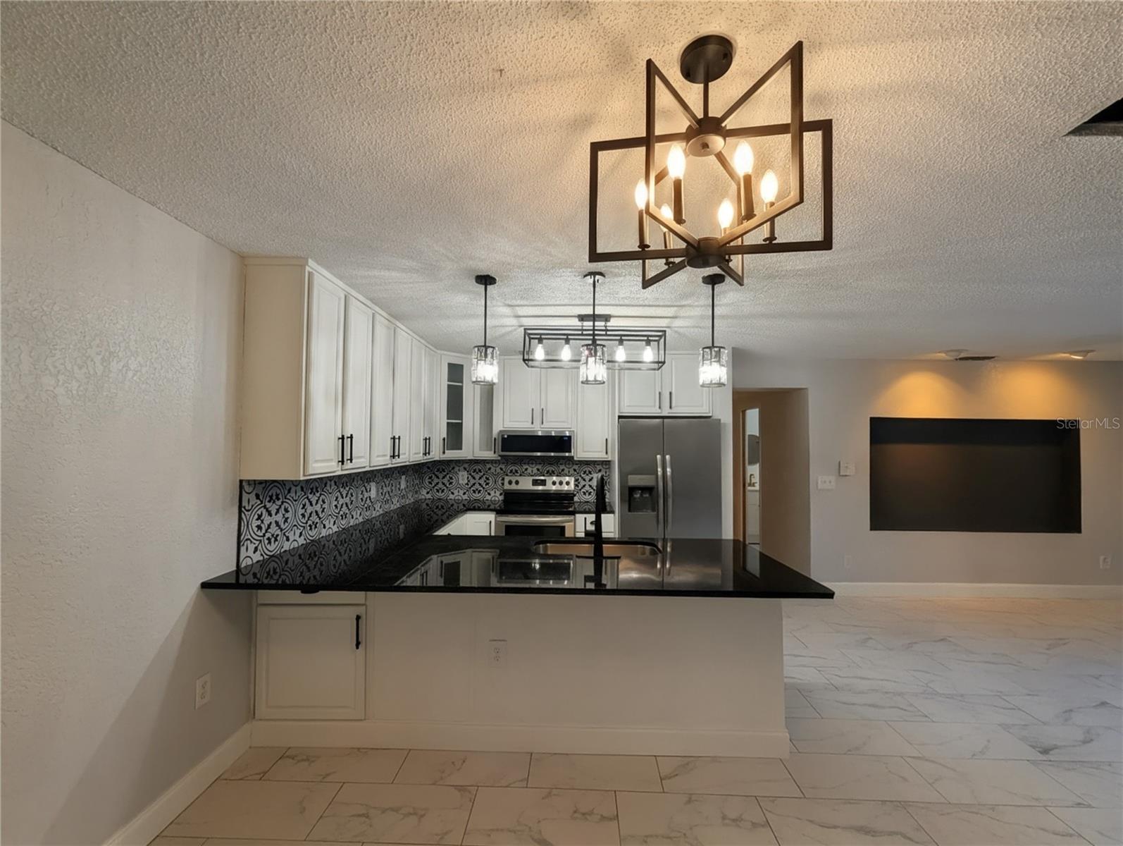 LAKE FOX SHORES - Residential Lease