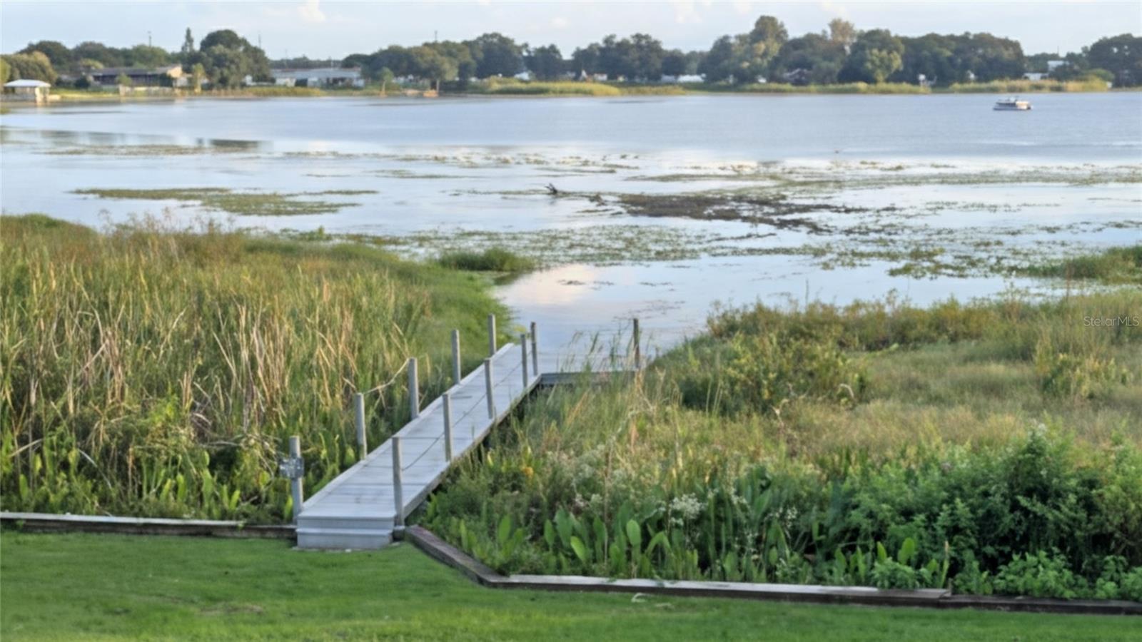 LAKE FOX SHORES - Residential Lease