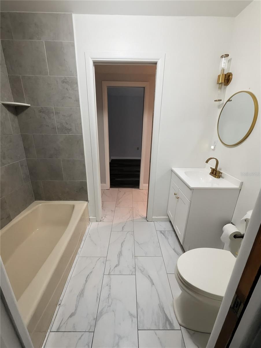 LAKE FOX SHORES - Residential Lease
