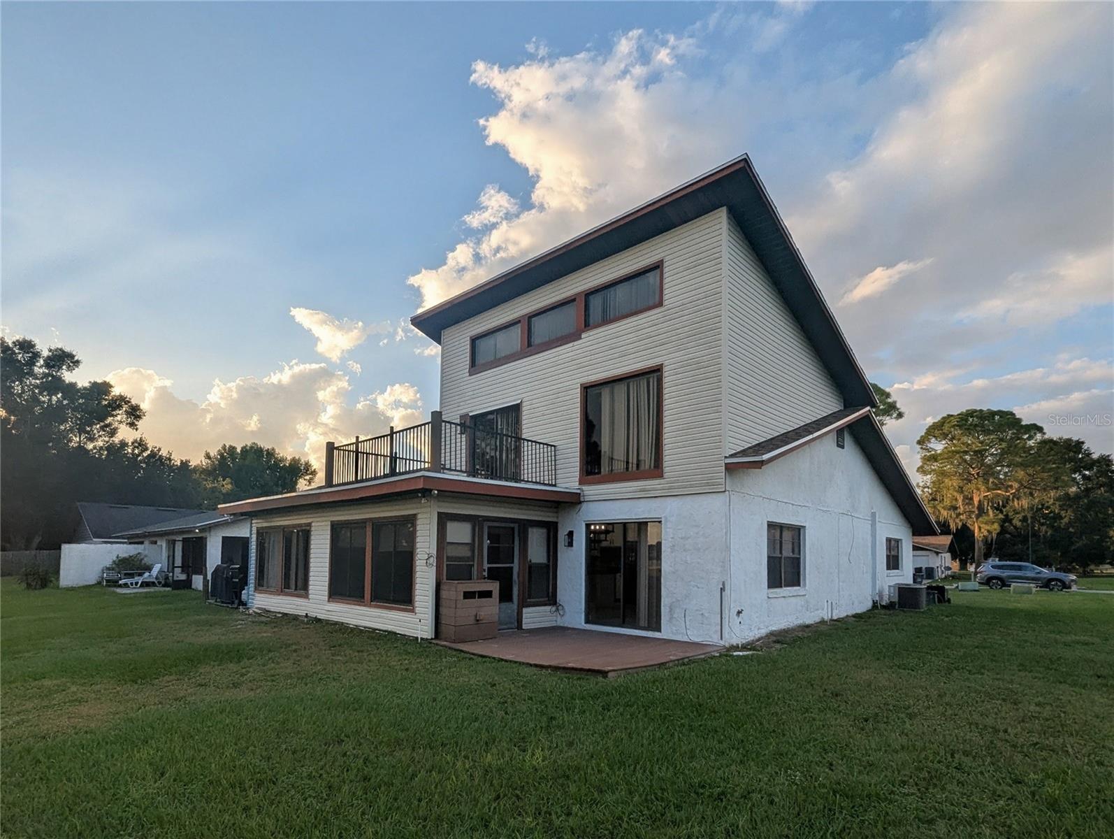 LAKE FOX SHORES - Residential Lease