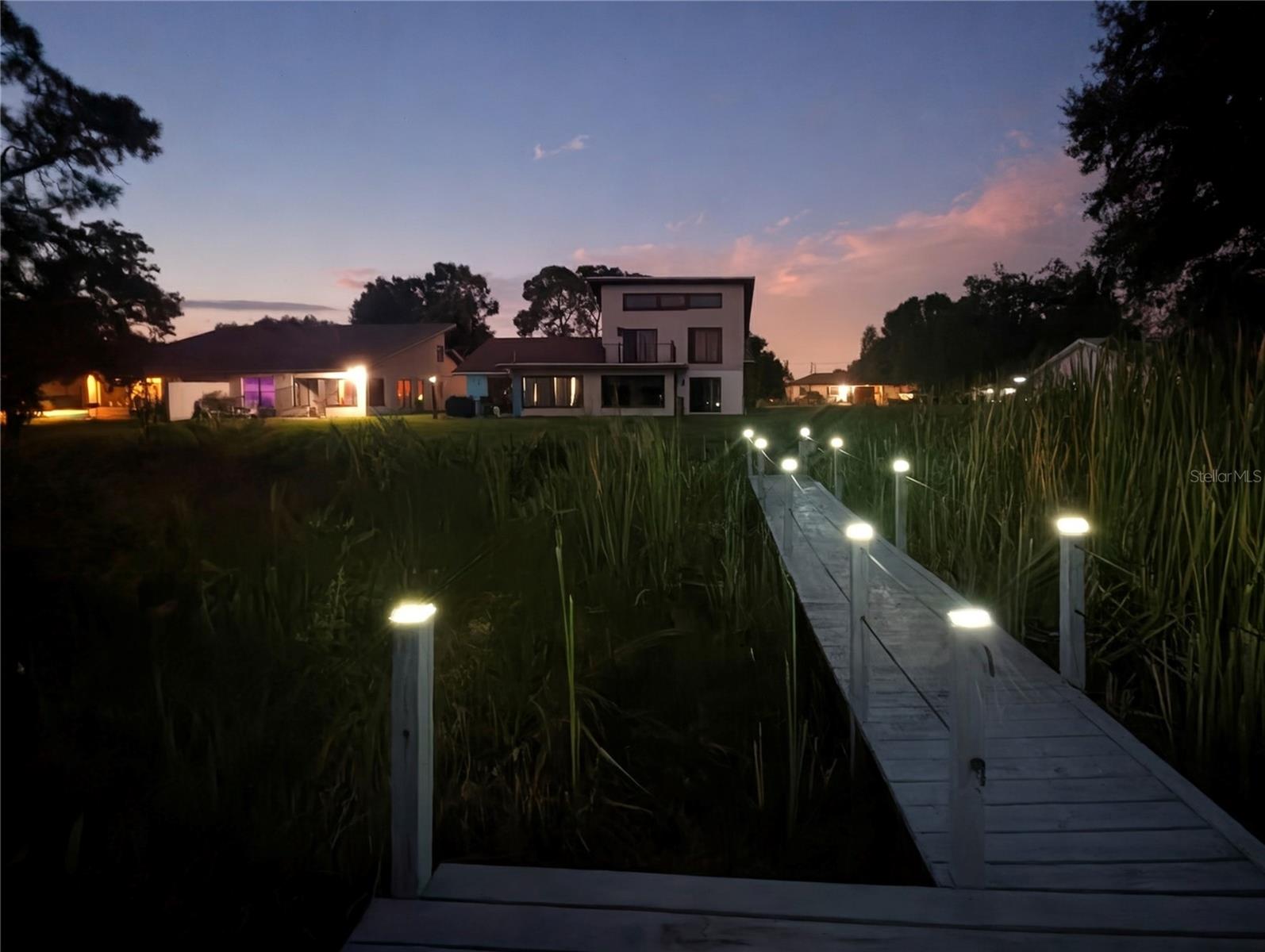 LAKE FOX SHORES - Residential Lease