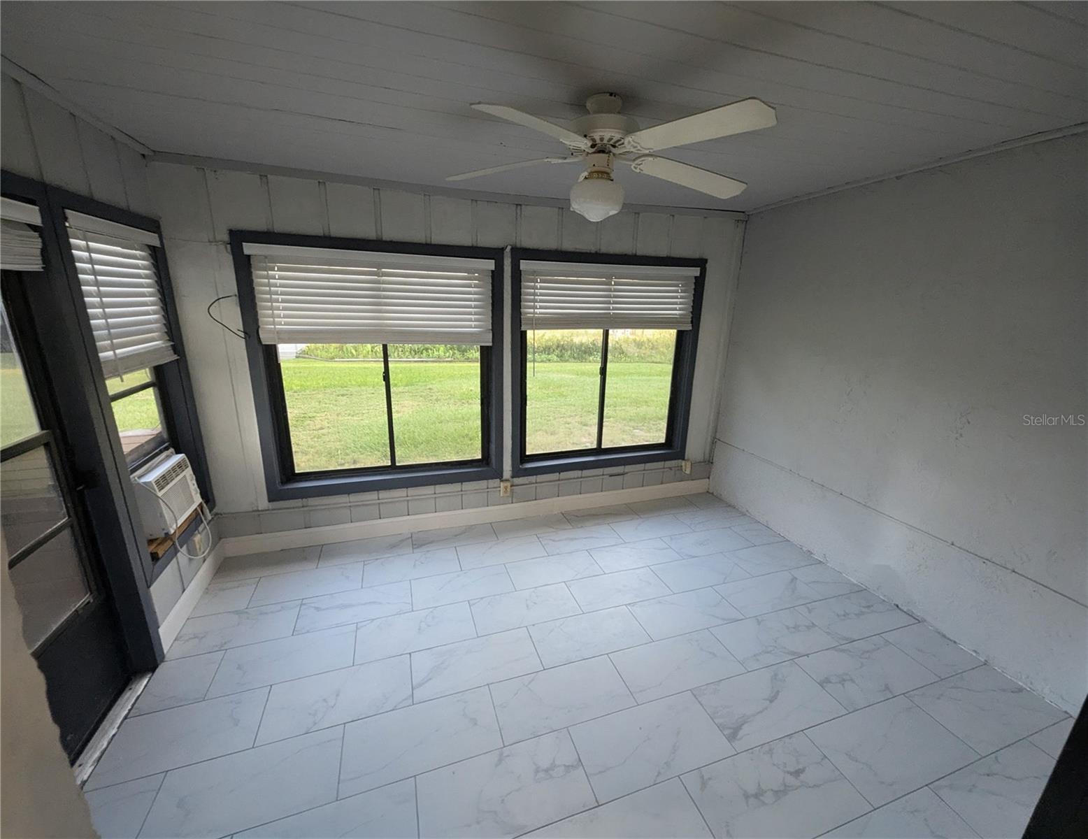 LAKE FOX SHORES - Residential Lease