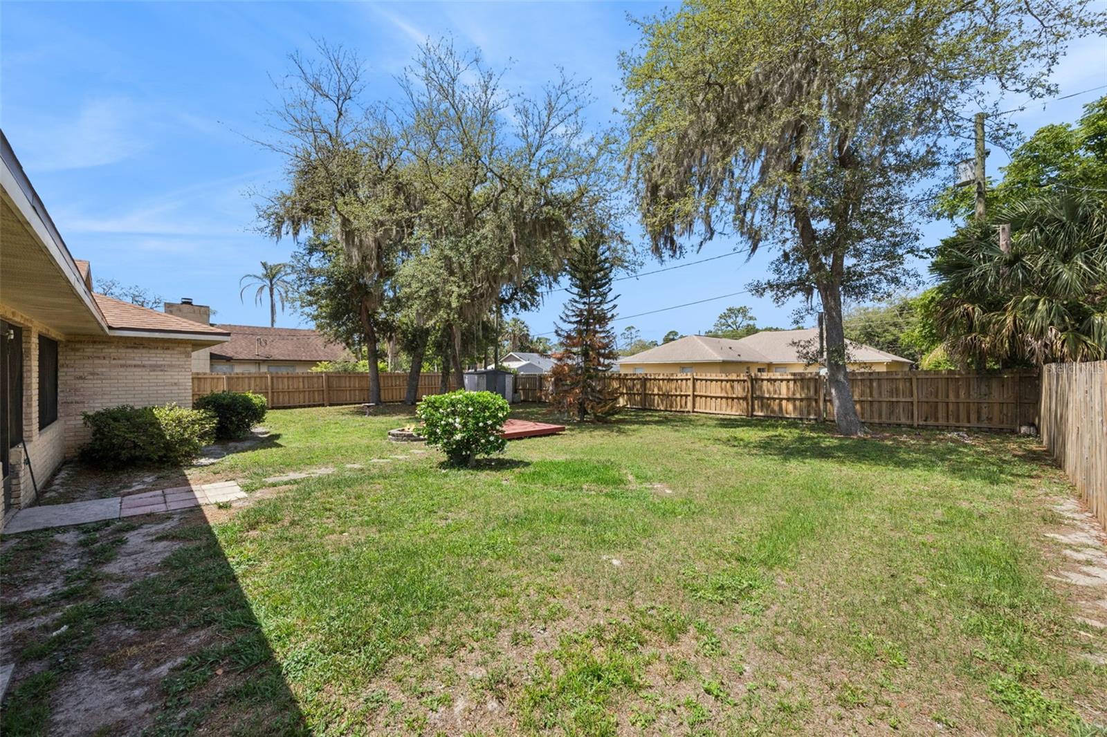 DELTONA LAKES - Residential