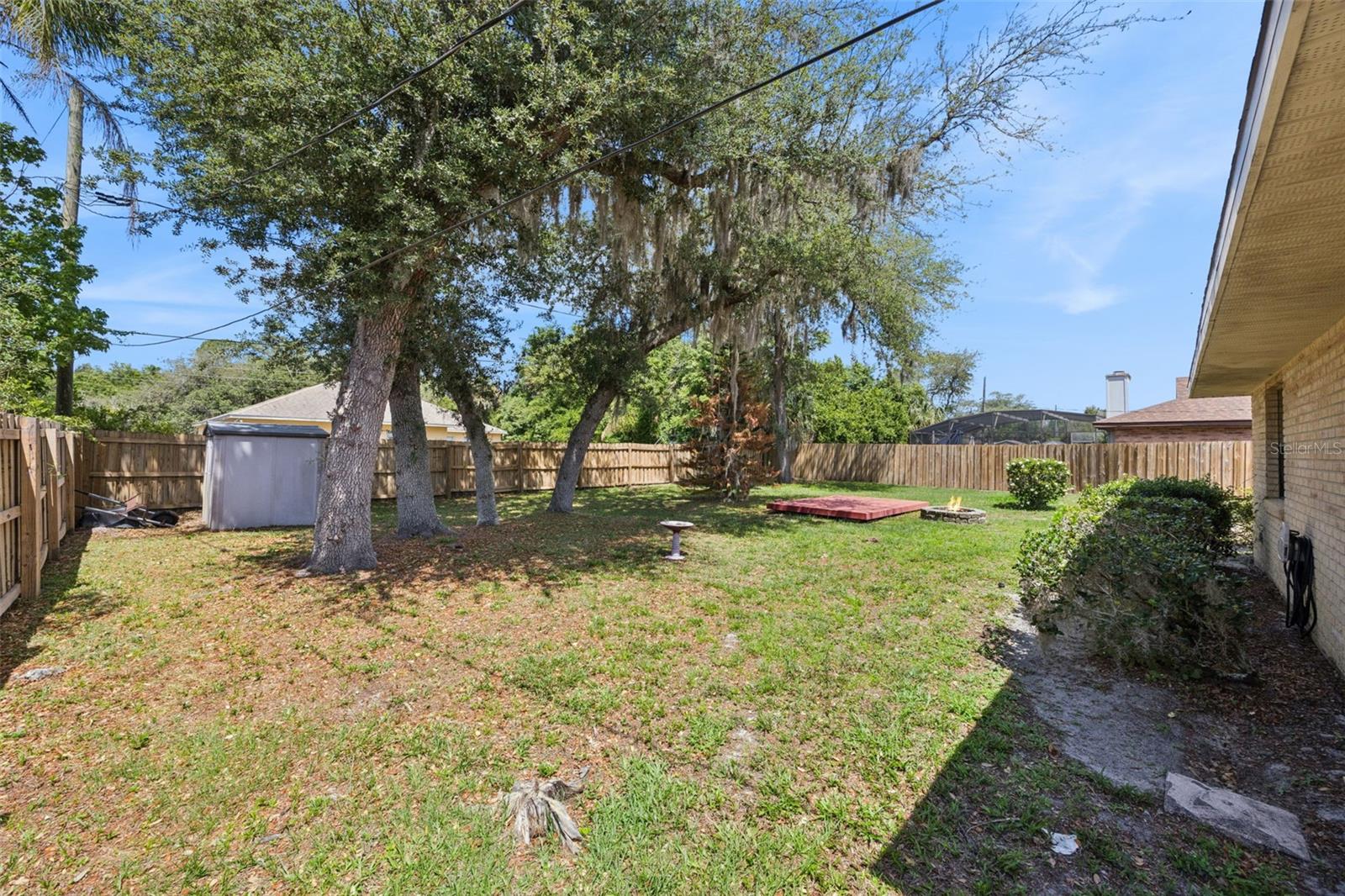 DELTONA LAKES - Residential
