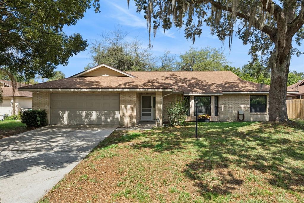 Photo of 706 E Lacy Circle, Deltona, FL 32725 (MLS # O6404872)