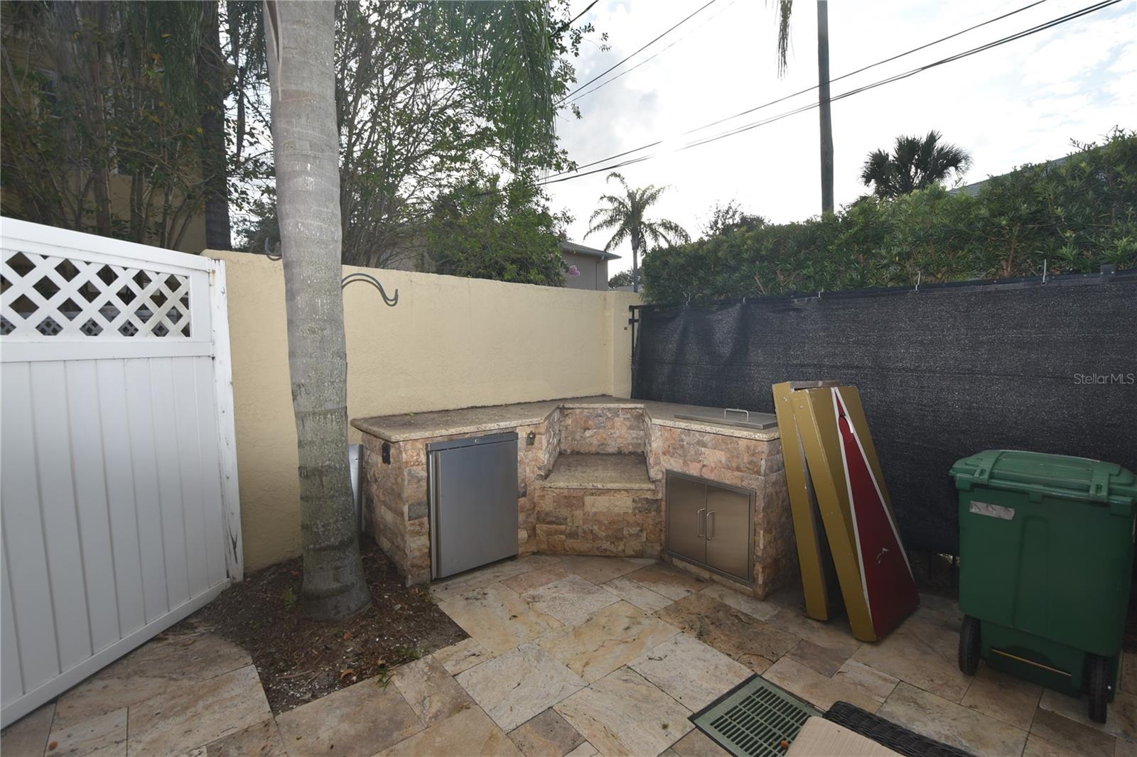 EDISON PARK - Residential Lease