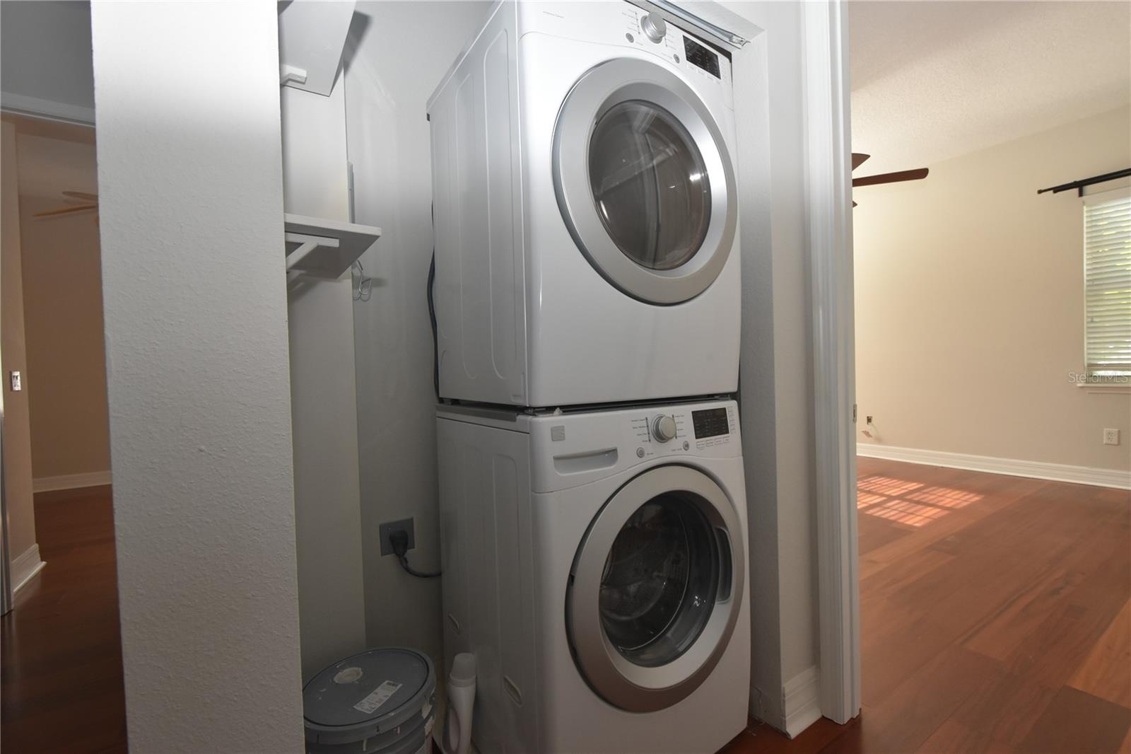 EDISON PARK - Residential Lease