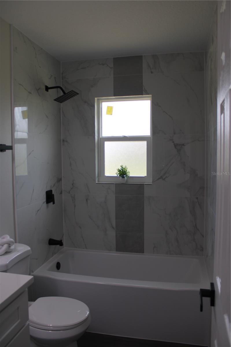 SILVER SPGS SHORES UN 47 - Residential Lease