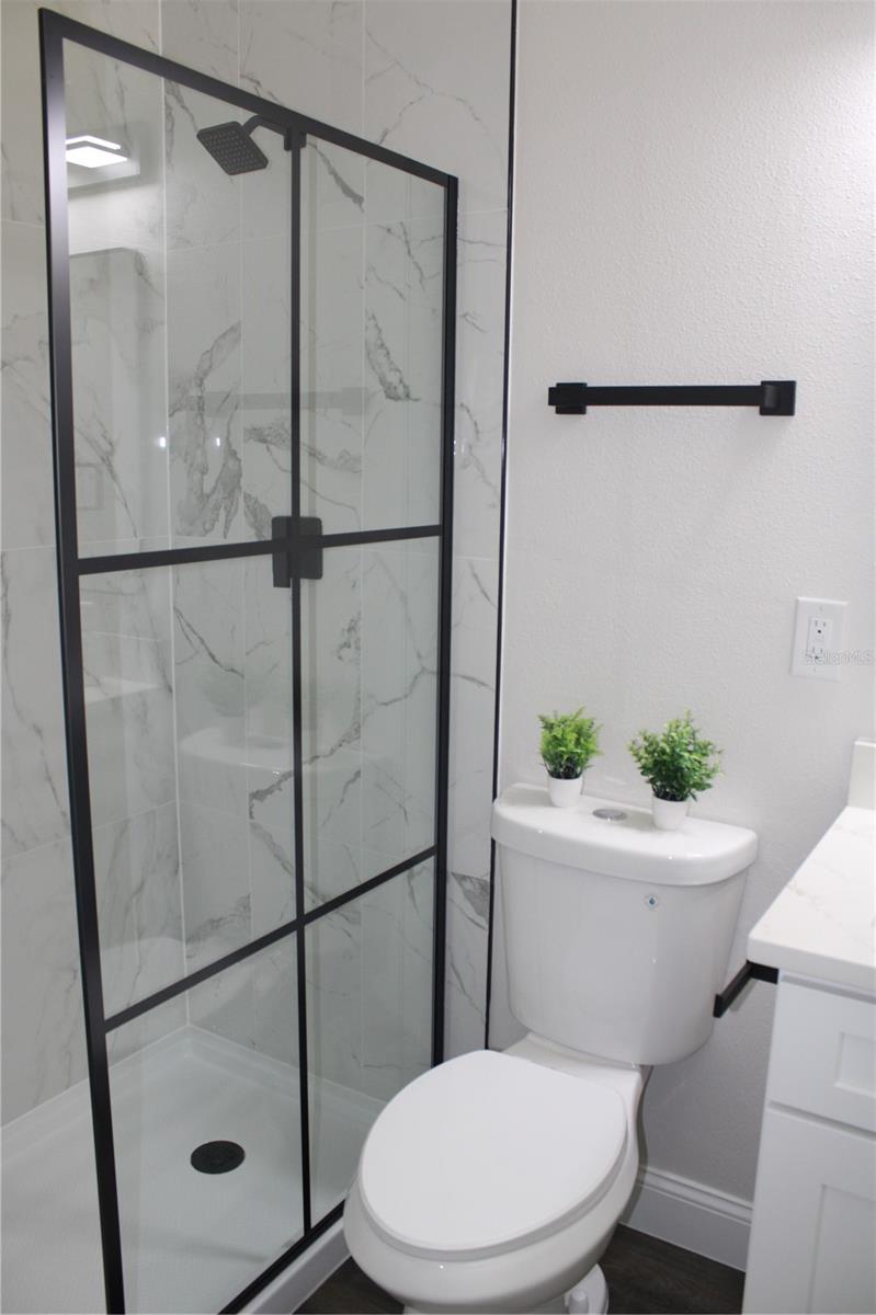 SILVER SPGS SHORES UN 47 - Residential Lease