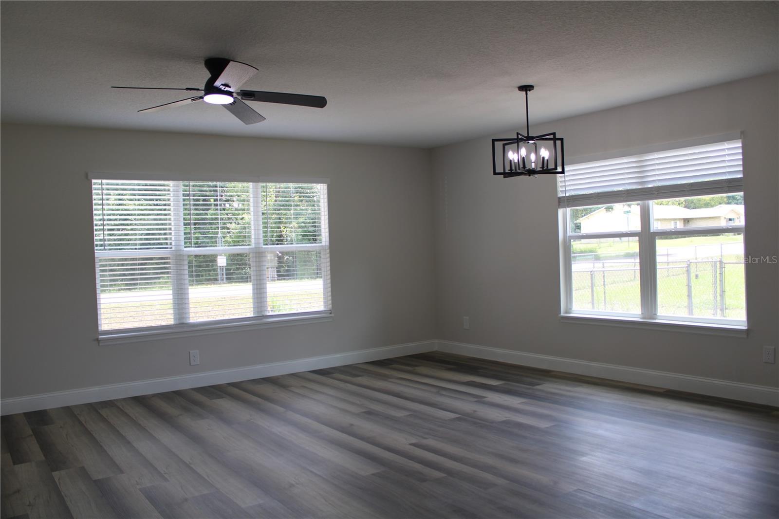 SILVER SPGS SHORES UN 47 - Residential Lease