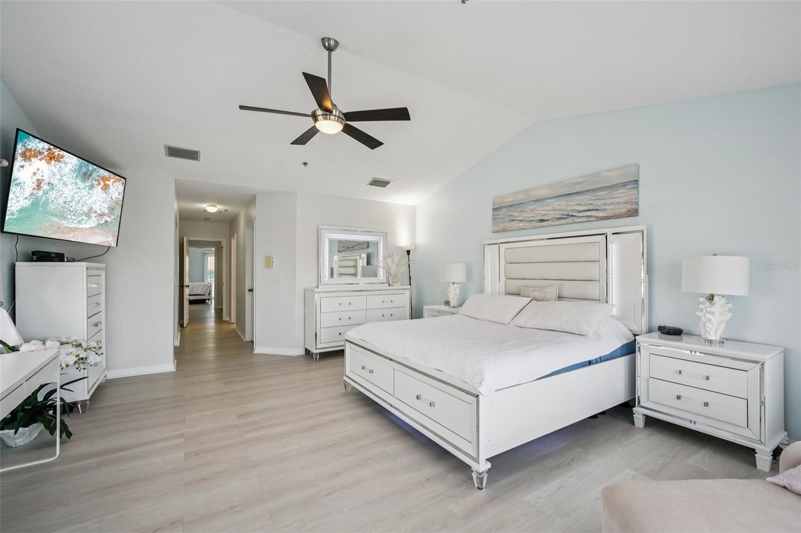 TIERRA SOUND TWNHMS - Residential