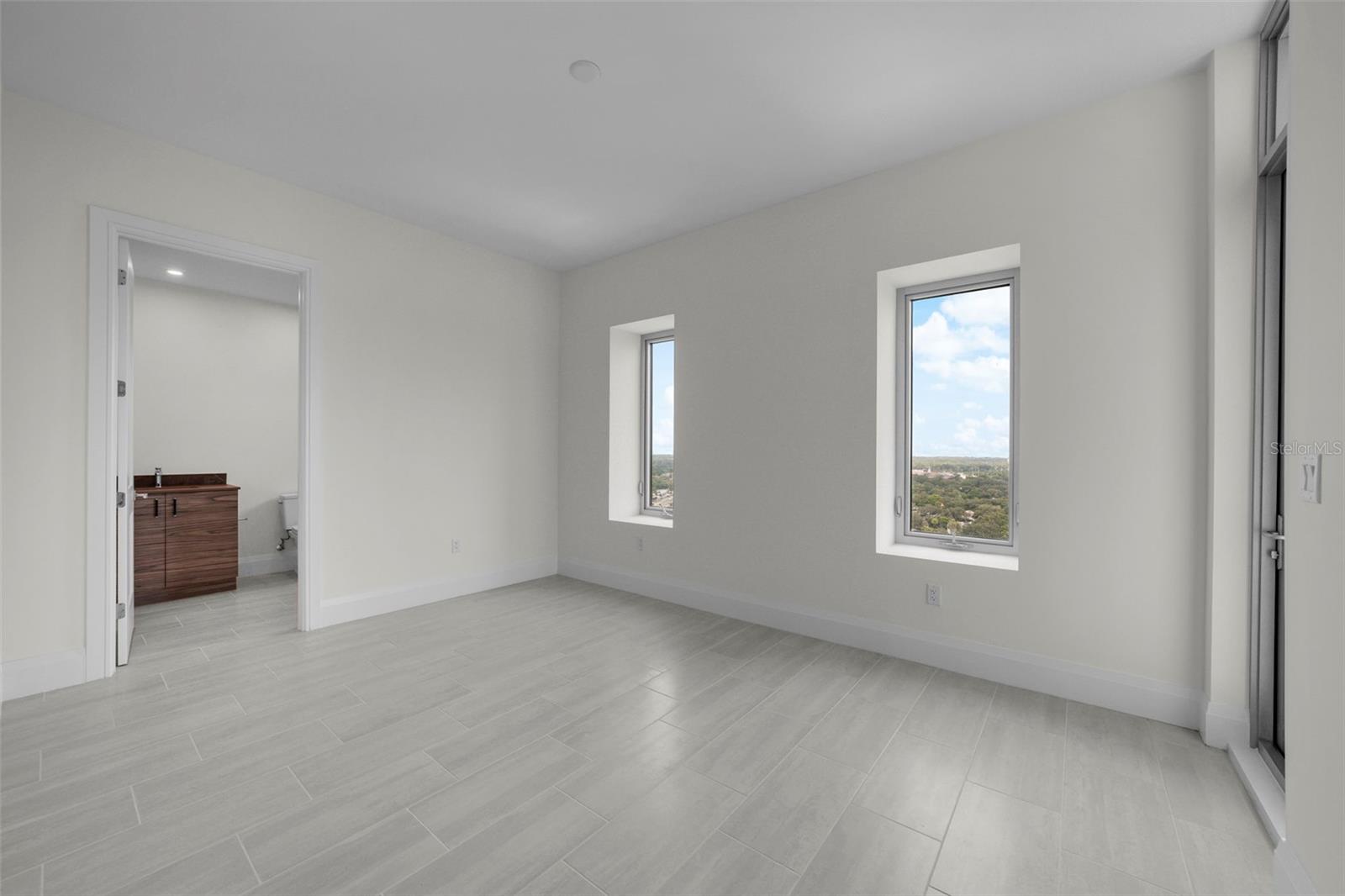 ALTURA BAYSHORE - Residential