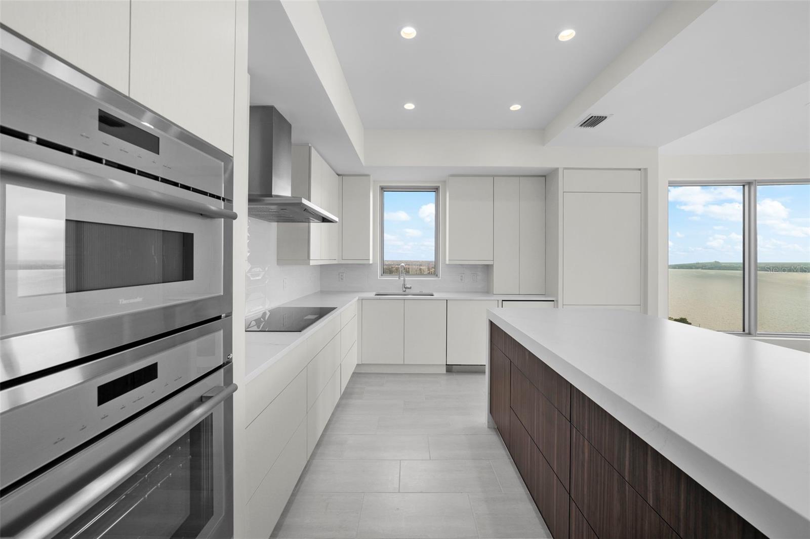 ALTURA BAYSHORE - Residential