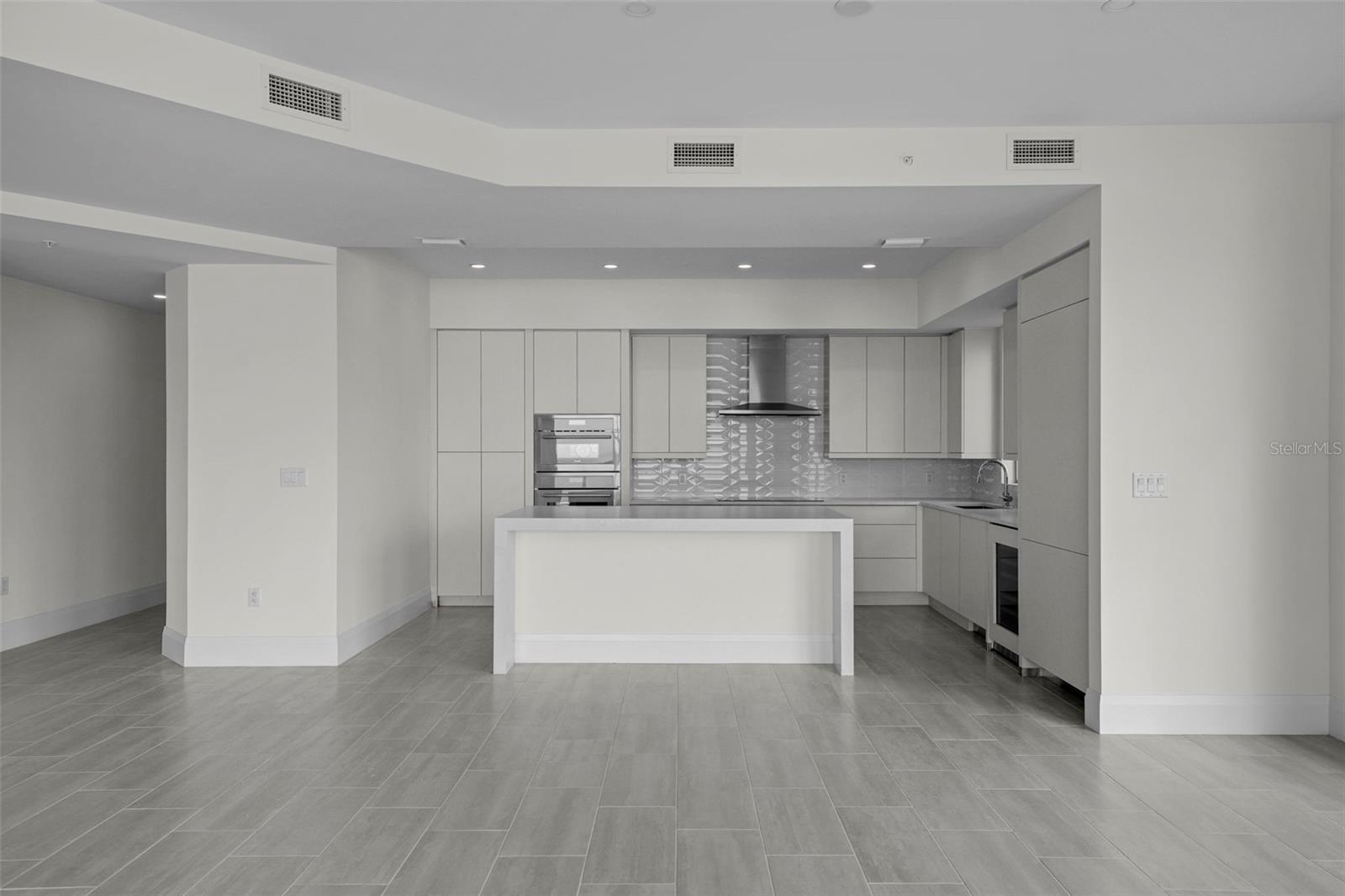 ALTURA BAYSHORE - Residential