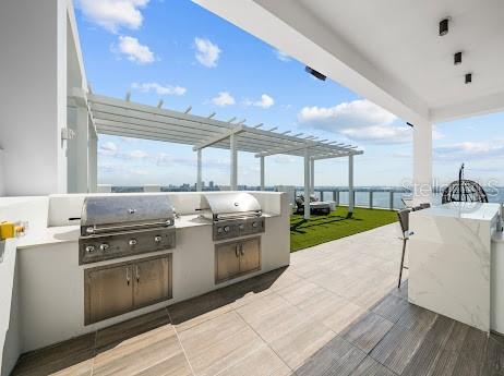 ALTURA BAYSHORE - Residential